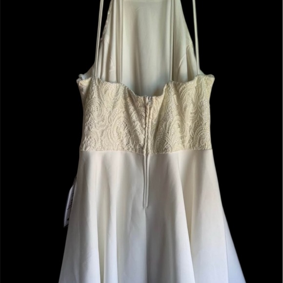 Stylish Cream Sleeveless Dress - Picture 3 of 3